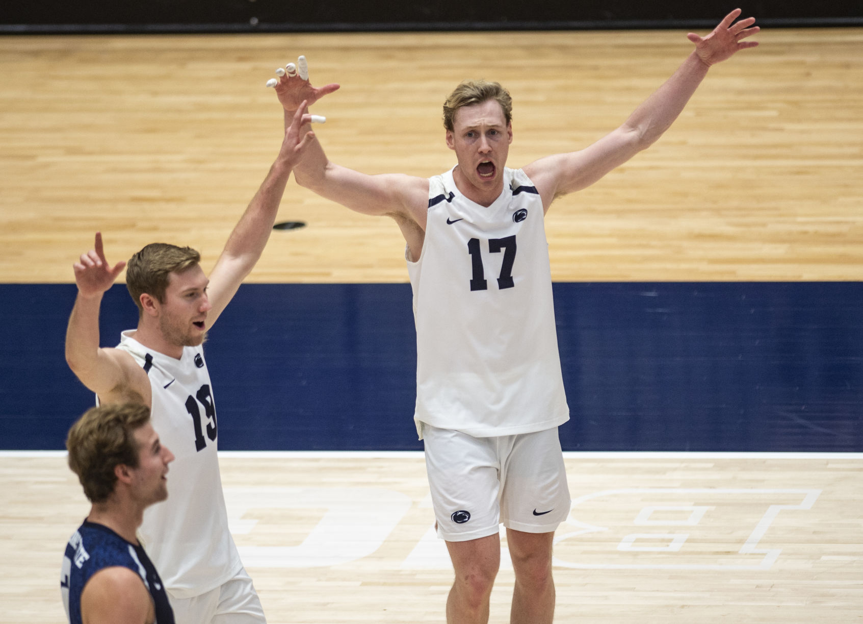 Men's Volleyball, Outside hitter Henrik Falck Lauten (17)